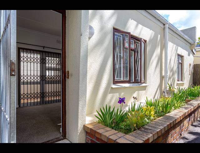 1 BEDROOM APARTMENT FOR SALE IN WYNBERG UPPER